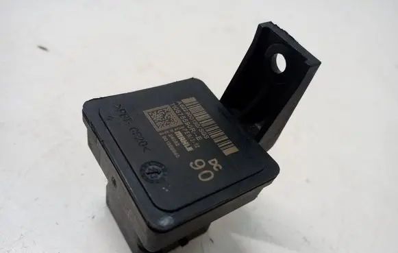Renault Master III Glow plug pre-heat relay 110675590R