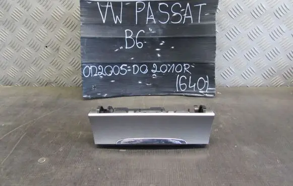 Volkswagen PASSAT B6 Car ashtray 3C0863284