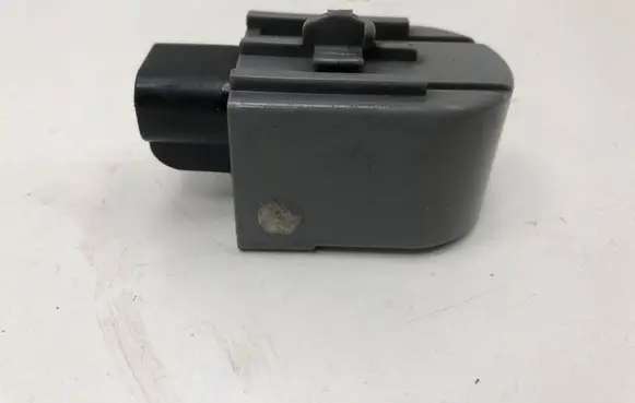 Hyundai ix35 Alarm relay 957103L010