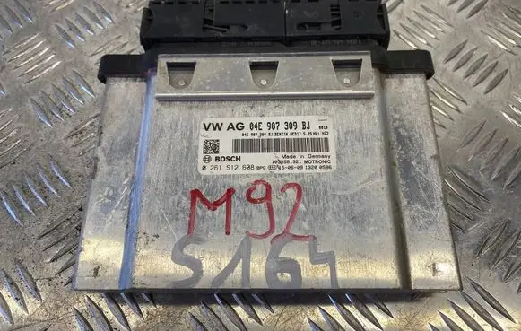 Seat Leon (5F) Engine control unit/module 04E907309BJ 0261S12608
