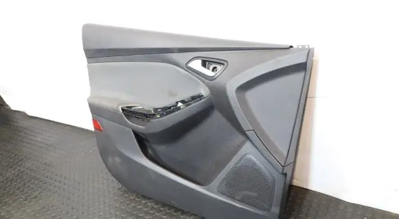 Ford Focus Front door card panel trim