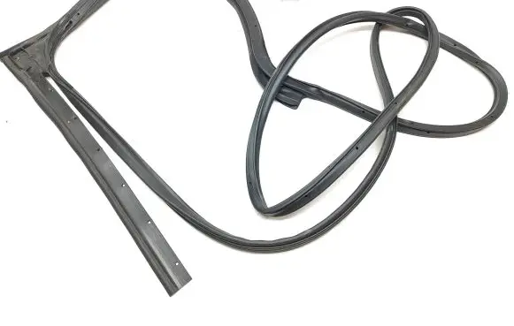 Nissan Navara D23 Rubber seal front door (on door) 962DTB1