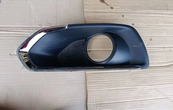 Suzuki SX4 S-Cross Front bumper lower grill 7176161M1