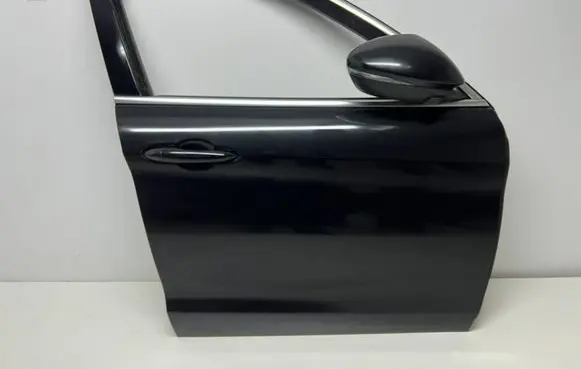 Alfa Romeo Stelvio Front door 
