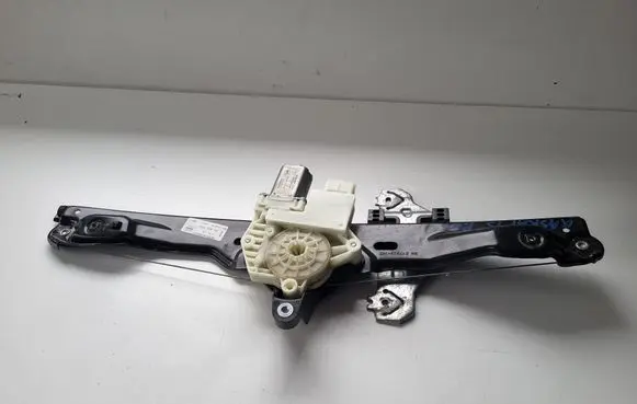 Nissan Qashqai Front door window regulator motor