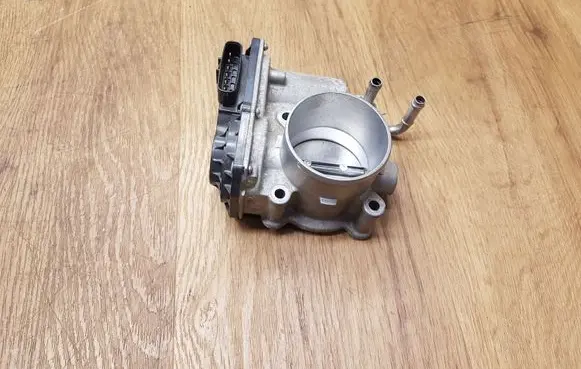 Lexus NX Throttle body valve 2203036020