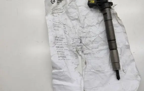 Volkswagen Scirocco Fuel injector 0445116030