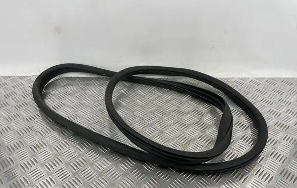 Mercedes-Benz C W205 Front door rubber seal A2056970051