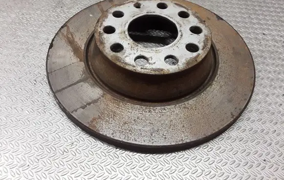 Volkswagen PASSAT B6 Rear brake disc 