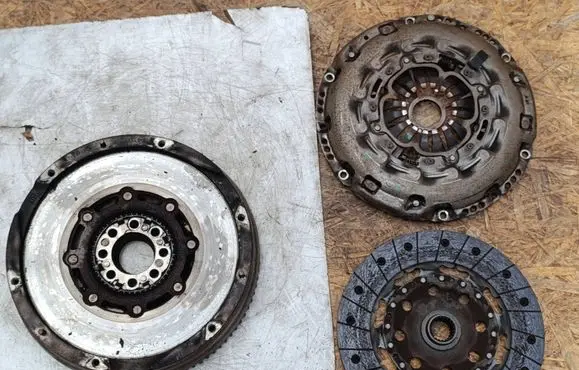 Toyota Avensis T270 Clutch set kit 3125005160