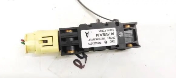 Nissan Note (E11) Airbag deployment crash/impact sensor 98830AY00A 0285003019