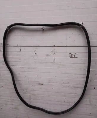 Volkswagen Touareg II Rear door rubber seal (on body)