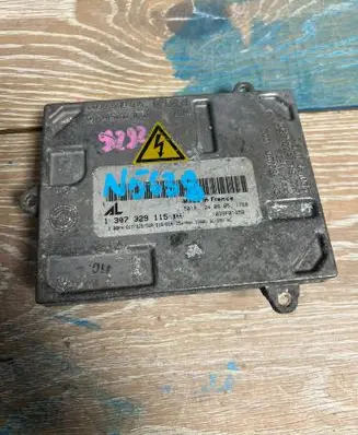 Audi A4 S4 B7 8E 8H Headlight ballast module Xenon 1035500015 1307329115