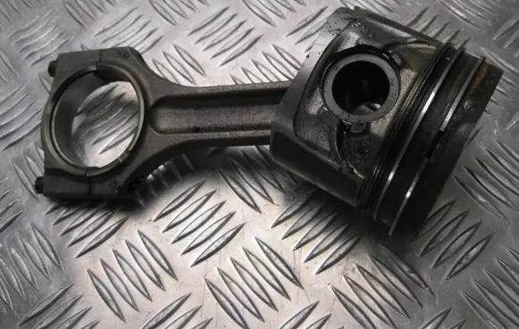 BMW 4 F32 F33 Piston with connecting rod 7810755 BV661