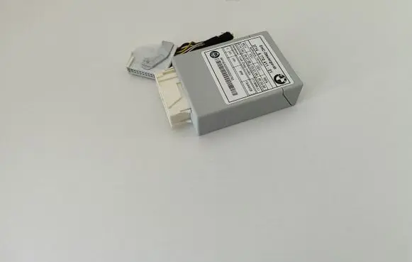 BMW 5 E60 E61 Air suspension control unit module (rear) 6770411 6784314 37146770411