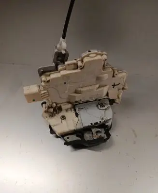 Audi A8 S8 D3 4E Front door lock 4F2837015 45707762S