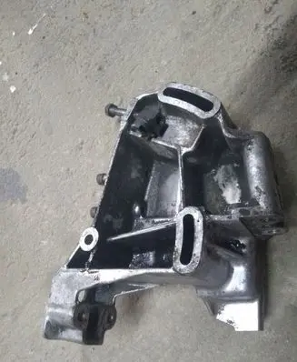 Mercedes-Benz E W123 Power steering pump mounting bracket 6172360330