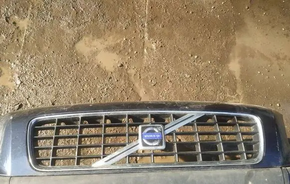Volvo S60 Front grill 