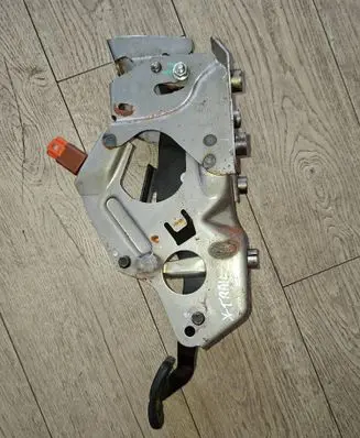 Nissan X-Trail T32 Brake pedal 00121