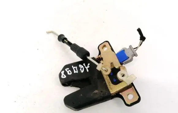 Audi A6 S6 C5 4B Tailgate/trunk/boot lock/catch/latch 4B5827505