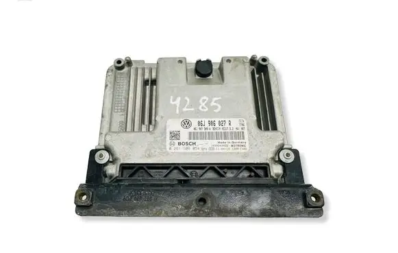 Volkswagen Tiguan Engine control unit/module 06J906027R 06J907309A 0261S06054