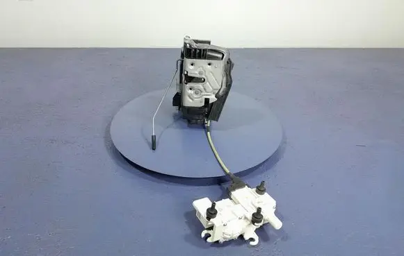 Audi A4 S4 B7 8E 8H Rear door lock 7477704
