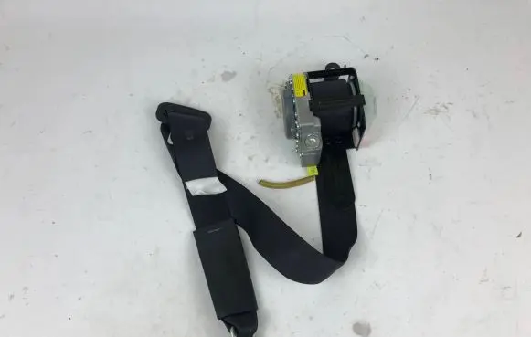 Toyota Mirai Front seatbelt 1123632 03142016