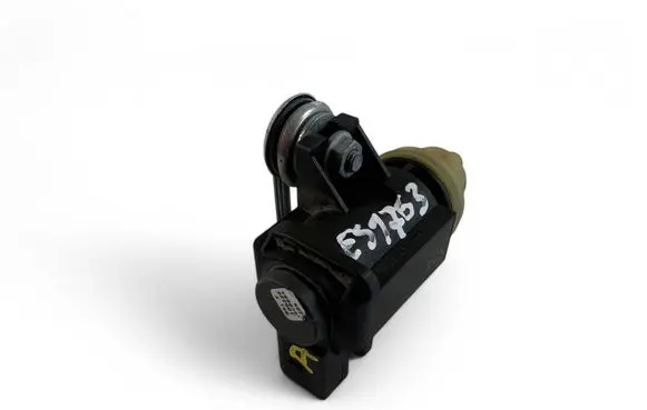 Volkswagen Golf VII Turbo solenoid valve 04L131051F