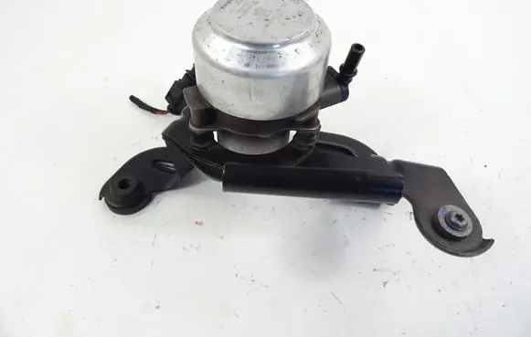 Nissan Micra K14 Vacuum pump 5Q0612181