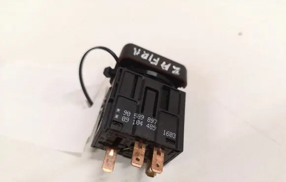 Opel Zafira A Hazard light switch 90589897 09104489