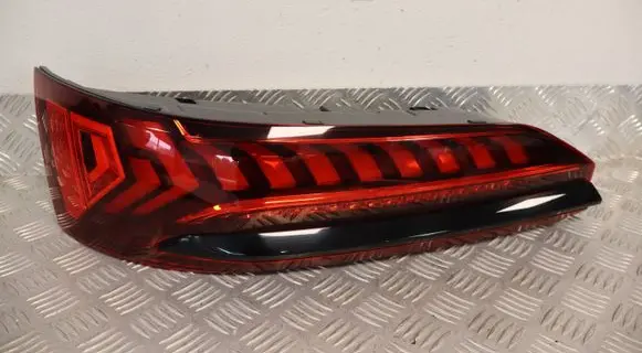 Audi Q7 4M Rear/tail lights set 4M0945307B