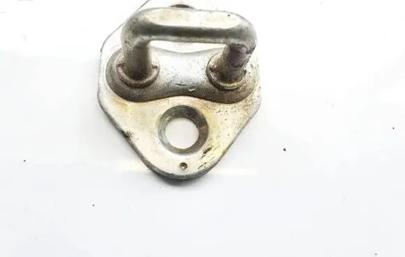 Dodge Avenger Front door lock loop/hook striker 6228