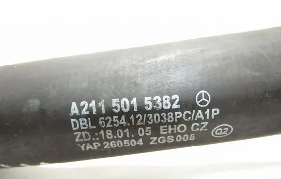 Mercedes-Benz CLS C219 Engine coolant pipe/hose A2115015382