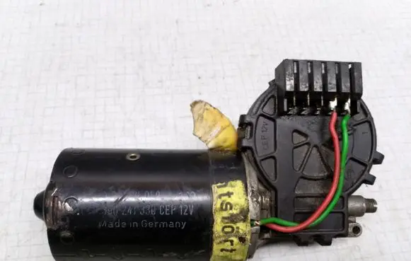 Audi A6 S6 C4 4A Wiper motor 0390241330CEP