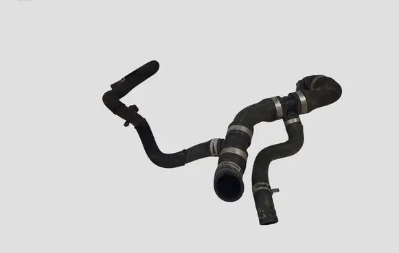 Volvo V40 Engine coolant pipe/hose