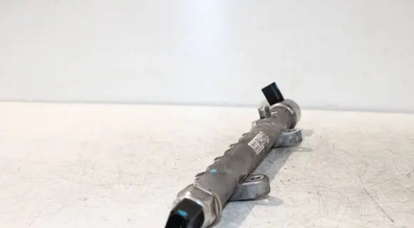 Mercedes-Benz Sprinter W906 Fuel main line pipe A6510700700 9307Z522A00