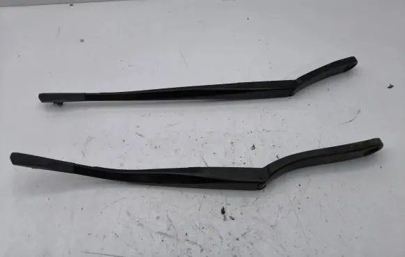 BMW 5 F10 F11 Front wiper blade arm 7182460 7203157