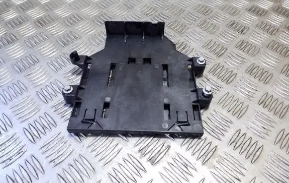 Volvo XC70 Engine control unit holder 31331597