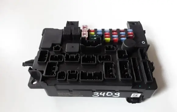 Mitsubishi Outlander Fuse module 8637A885