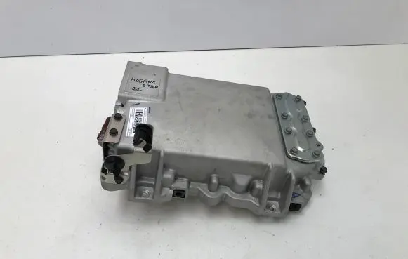 Voltage converter inverter