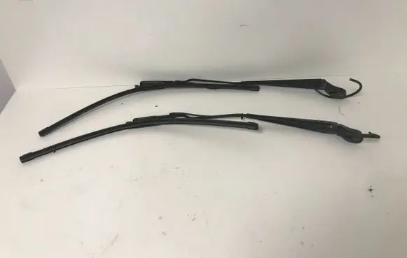 Mercedes-Benz Vito Viano W639 Windshield/front glass wiper blade 