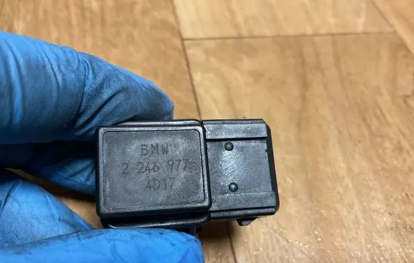 BMW 5 E39 Air pressure sensor 2246977