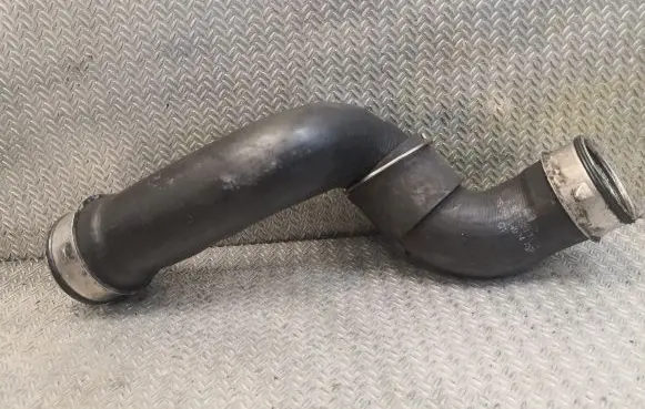 Mercedes-Benz C W203 Intercooler hose/pipe 2035281782