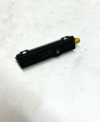 Mercedes-Benz C W205 Aerial antenna amplifier A2319052200 ZGS003