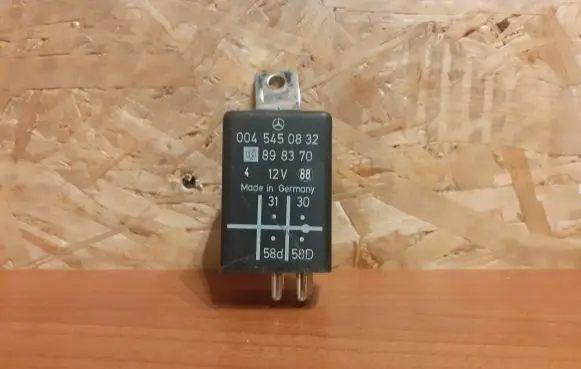 Mercedes-Benz E W124 Other relay 1330 0045450832