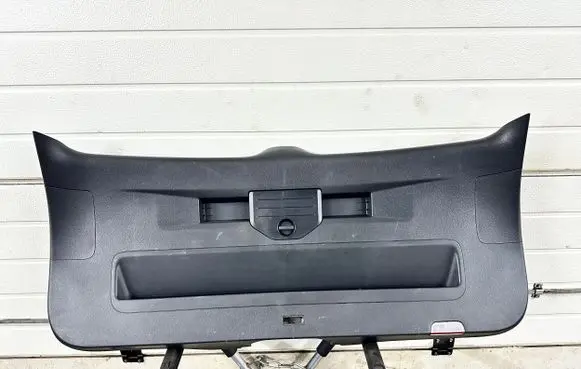 Volkswagen Touareg II Tailgate/boot lid cover trim 7P6867601