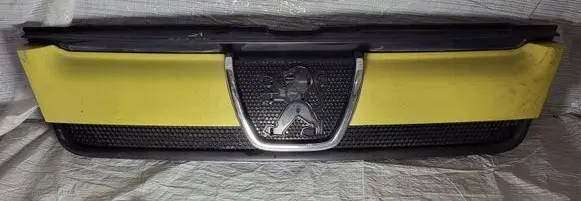 Peugeot Boxer Front bumper upper radiator grill 1304703070