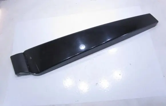 Audi A4 S4 B7 8E 8H Front door glass trim molding 8E0853289D