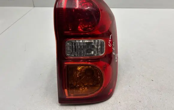Toyota RAV 4 (XA20) Rear/tail lights E138845