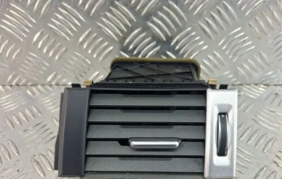 Land Rover Evoque I Dashboard air vent grill cover trim BJ32018B09GB